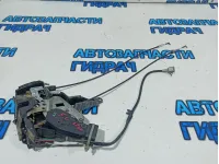 Замок двери передней левой Toyota Land Cruiser 100 69040-60070.