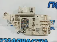 Блок предохранителей Toyota Land Cruiser 100 82733-60031. Дефект.