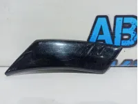 Молдинг заднего крыла правого Toyota Land Cruiser 100 75743-60010. Дефект.