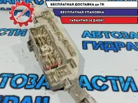 Блок предохранителей Toyota Land Cruiser 100 82731-60030. Дефект.