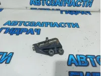 Кронштейн ролика-натяжителя руч. Ремня Toyota Land Cruiser 100 88444-60120.