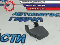Крышка кронштейна сиденья Toyota Land Cruiser 100 72138-60060.