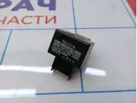 Реле поворотов Toyota Land Cruiser (J100) 81980-60030