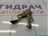 Крючок капота Toyota Land Cruiser (J100) 53550-60020