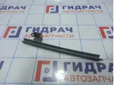 Направляющая стекла двери передней левой Toyota Land Cruiser (J100) 67404-60090