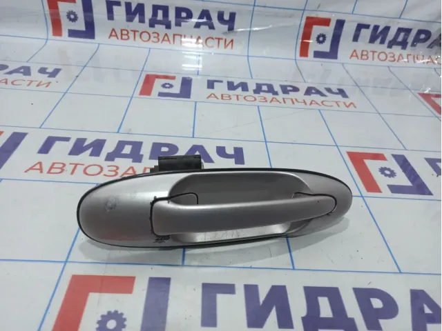 Ручка двери задней наружная правая Toyota Land Cruiser (J100) 69230-60080-B0