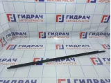 Накладка стекла переднего левого Toyota Land Cruiser (J100) 75720-60060