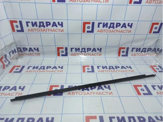 Накладка стекла переднего левого Toyota Land Cruiser (J100) 75720-60060