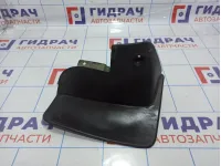 Брызговик передний правый Toyota Land Cruiser (J100) 76621-60070