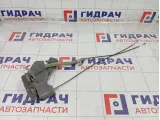 Замок двери задней левой Toyota Land Cruiser 6906060061