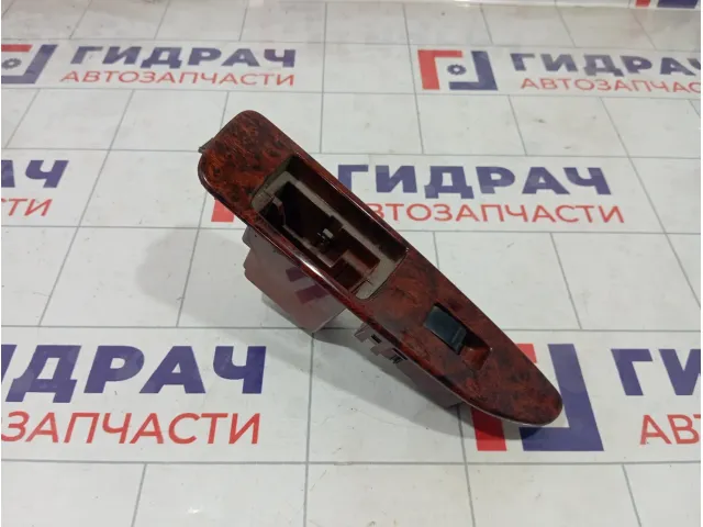 Кнопка стеклоподъемника заднего левого Toyota Land Cruiser 8481060050