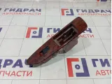 Кнопка стеклоподъемника заднего правого Toyota Land Cruiser 8481060050