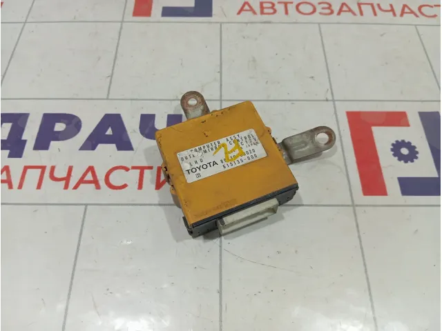 Блок управления зеркалами Toyota Land Cruiser 8943060020