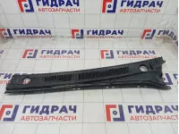 Решетка под лобовое стекло (Жабо) левая Toyota Land Cruiser 5578260030