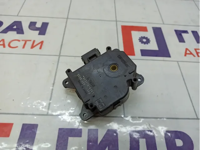 Моторчик заслонки отопителя (печки) Toyota Land Cruiser 0637006361