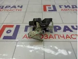 Замок багажника нижний правый Toyota Land Cruiser 6938060040