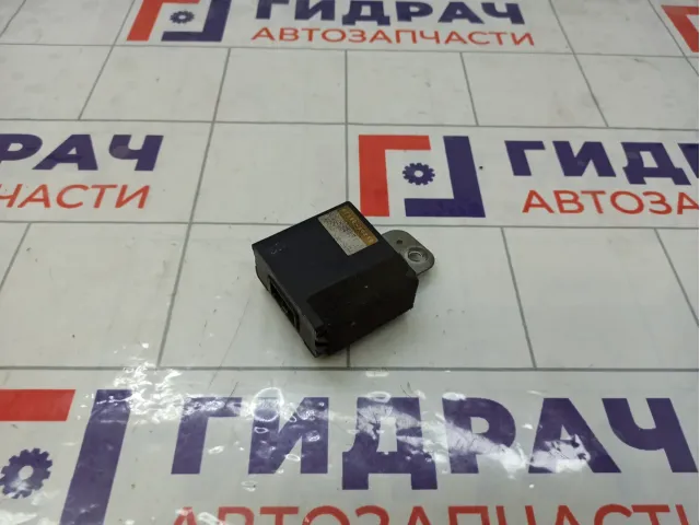 Блок электронный Toyota Land Cruiser 8748060010