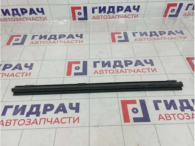 Уплотнитель стекла заднего левого Toyota Land Cruiser Prado (J150) 68174-60060