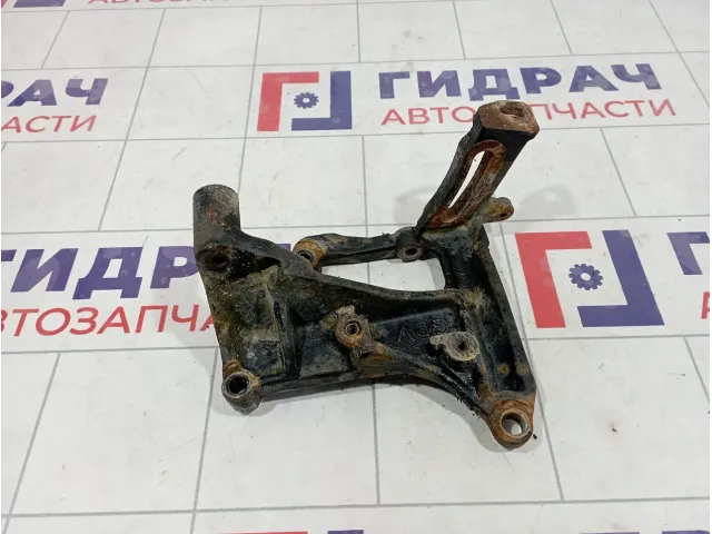 Кронштейн генератора Toyota Land Cruiser Prado (J150) 12501-11012