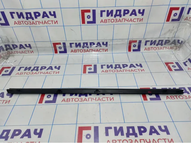 Уплотнитель стекла переднего левого Toyota Land Cruiser Prado (J150) 68172-60080
