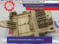 Блок предохранителей Toyota Land Cruiser Prado (90) 82731-60010. Сломано крепление.