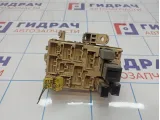 Блок предохранителей Toyota Land Cruiser Prado (90) 82731-60010. Сломано крепление.