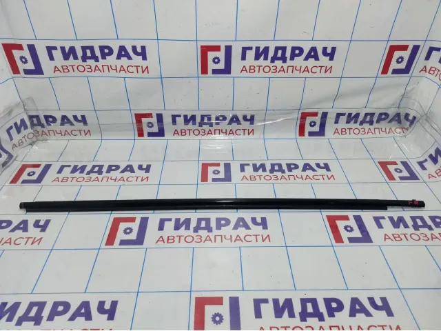 Накладка стекла переднего правого Toyota Land Cruiser Prado (J150) 75711-60071