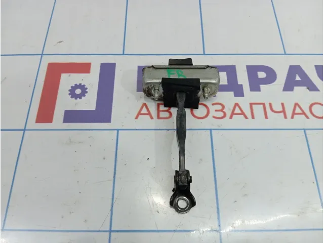 Ограничитель двери передний Toyota Land Cruiser Prado (J120) 68610-60100