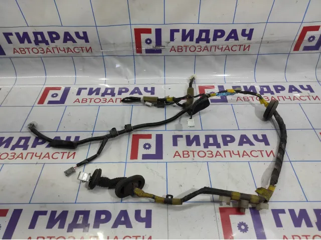 Проводка двери задней левой Toyota Land Cruiser Prado (J120) 82154-60040