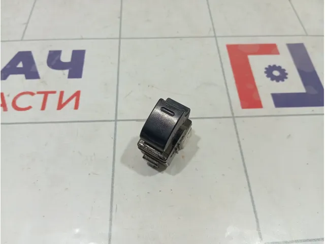 Кнопка стеклоподъемника Toyota Prius 8481012080