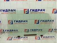 Стекло двери задней левой Toyota Prius 6810447041