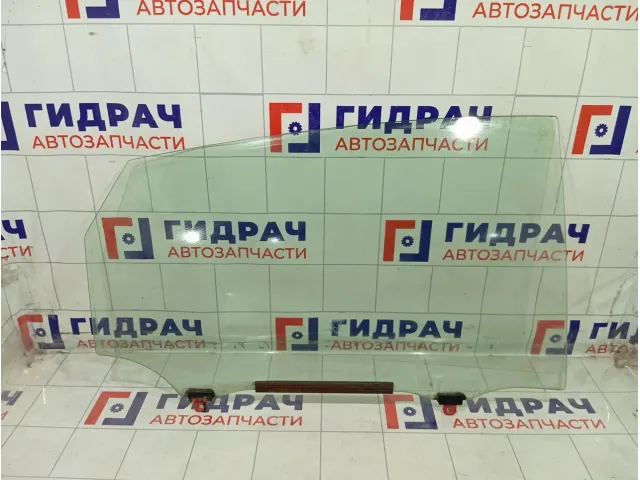 Стекло двери задней правой Toyota Prius 6810347041