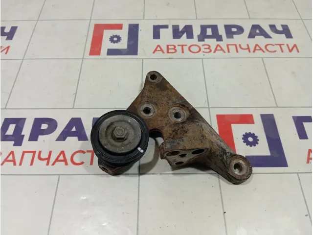 Кронштейн двигателя Toyota Prius 1231521050