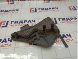 Обшивка багажника Toyota Prius 5841747010