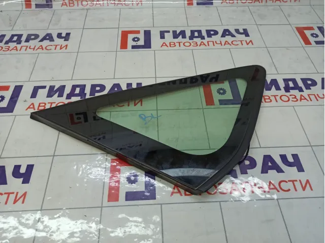 Стекло кузовное глухое (форточка) заднее левое Toyota Prius 6272047011