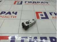 Клапан кондиционера Toyota Prius 8851521040