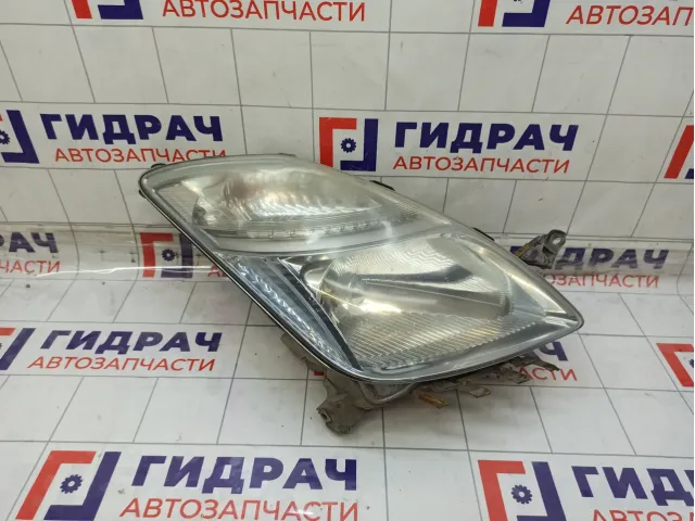 Фара правая Toyota Prius 8113047181