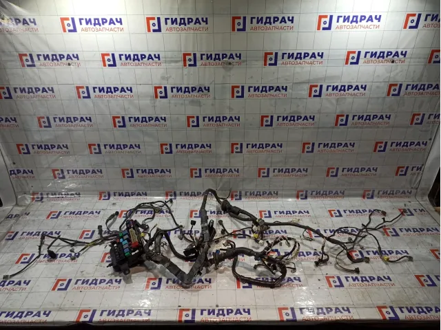 Проводка подкапотная Toyota Prius 8211147281