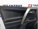 Обшивка двери передней левой Toyota RAV4 (XA40) 67620-42A90-C1