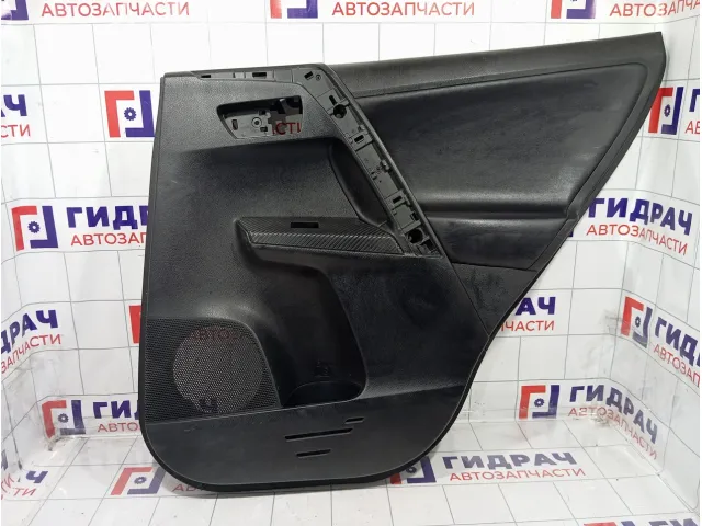 Обшивка двери задней правой Toyota RAV4 (XA40) 67630-42550-C1