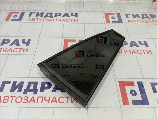 Стекло двери задней левой (форточка) Toyota RAV4 (XA40) 68124-42140