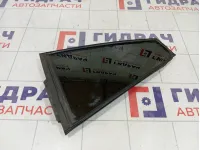 Стекло двери задней правой (форточка) Toyota RAV4 (XA40) 68123-42130