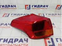 Фонарь задний наружный левый Toyota RAV4 (XA40) 81561-42170