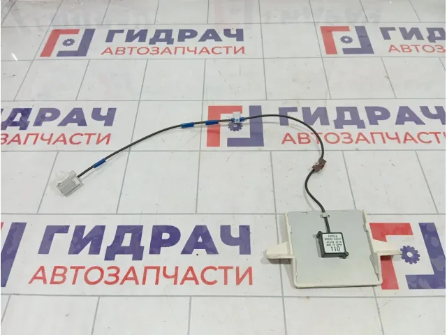 Антенна Toyota RAV4 (XA40) 86860-42041