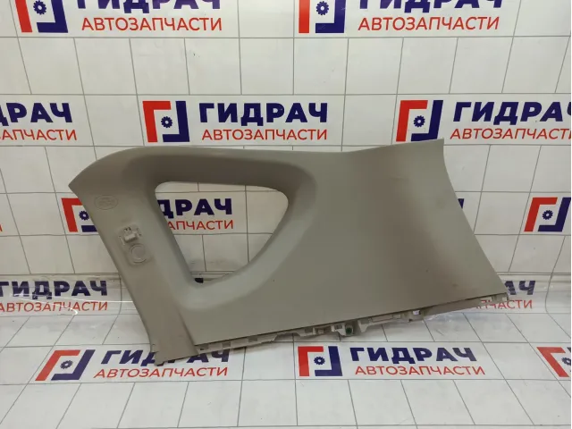 Обшивка стойки задней правой верхняя Toyota RAV4 (XA40) 62470-42130-B0