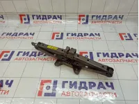 Домкрат Toyota RAV4 (XA40)