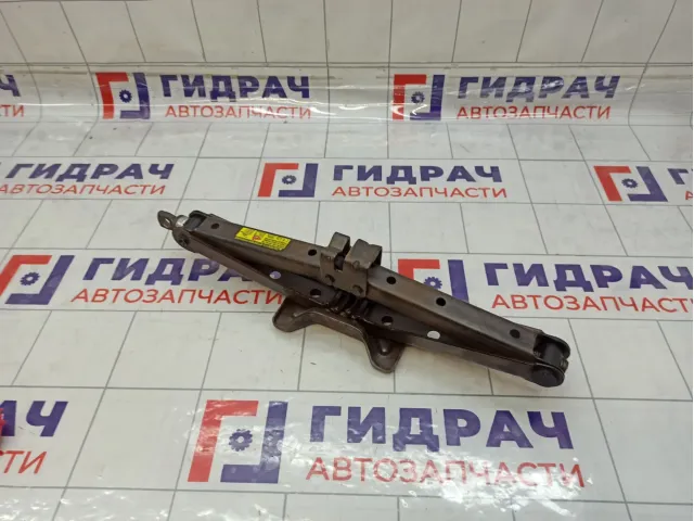 Домкрат Toyota RAV4 (XA40)