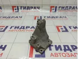 Кронштейн генератора Toyota RAV4 (XA40) 12511-37010