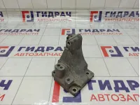 Кронштейн генератора Toyota RAV4 (XA40) 12511-37010
