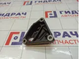 Кронштейн двигателя правый Toyota RAV4 (XA40) 12315-37030